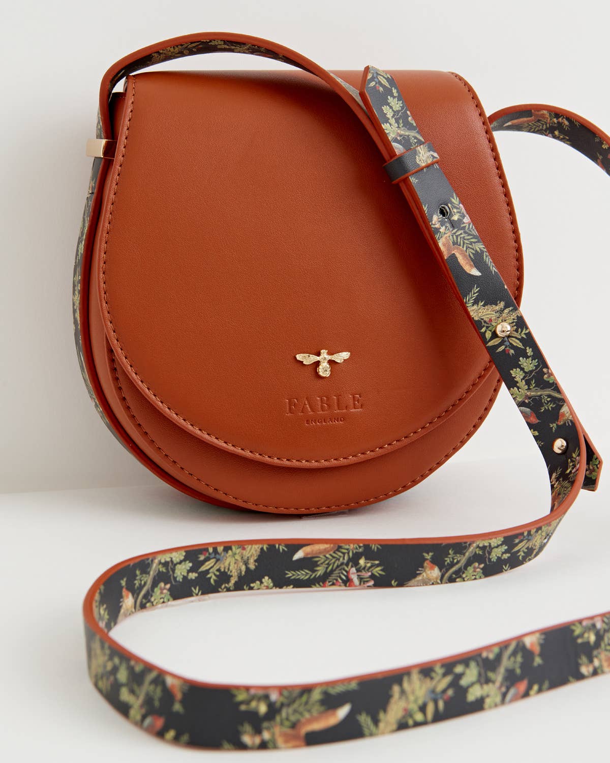 FABLE A Night's Tale Saddle Purse Tan - US Only
