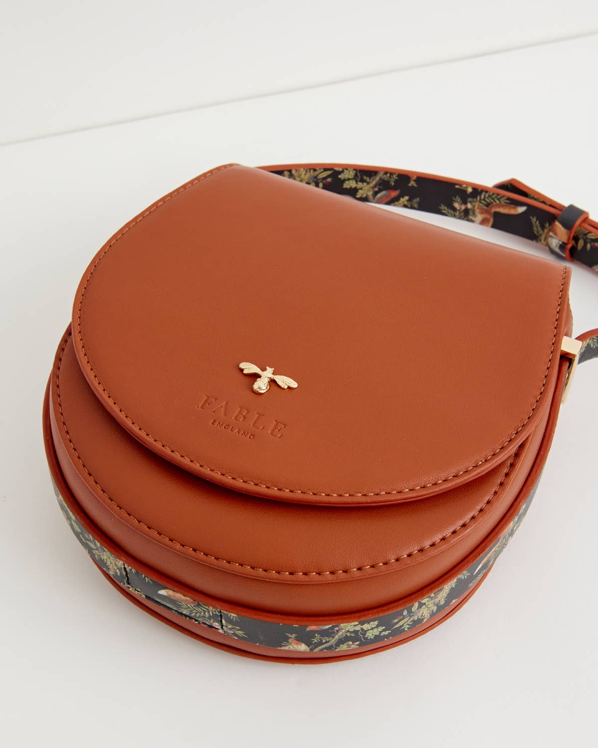 FABLE A Night's Tale Saddle Purse Tan - US Only