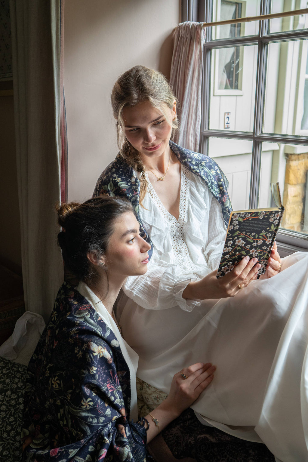 FABLE Wolf Garden Navy Scarf with Tassels - UK, US & EU