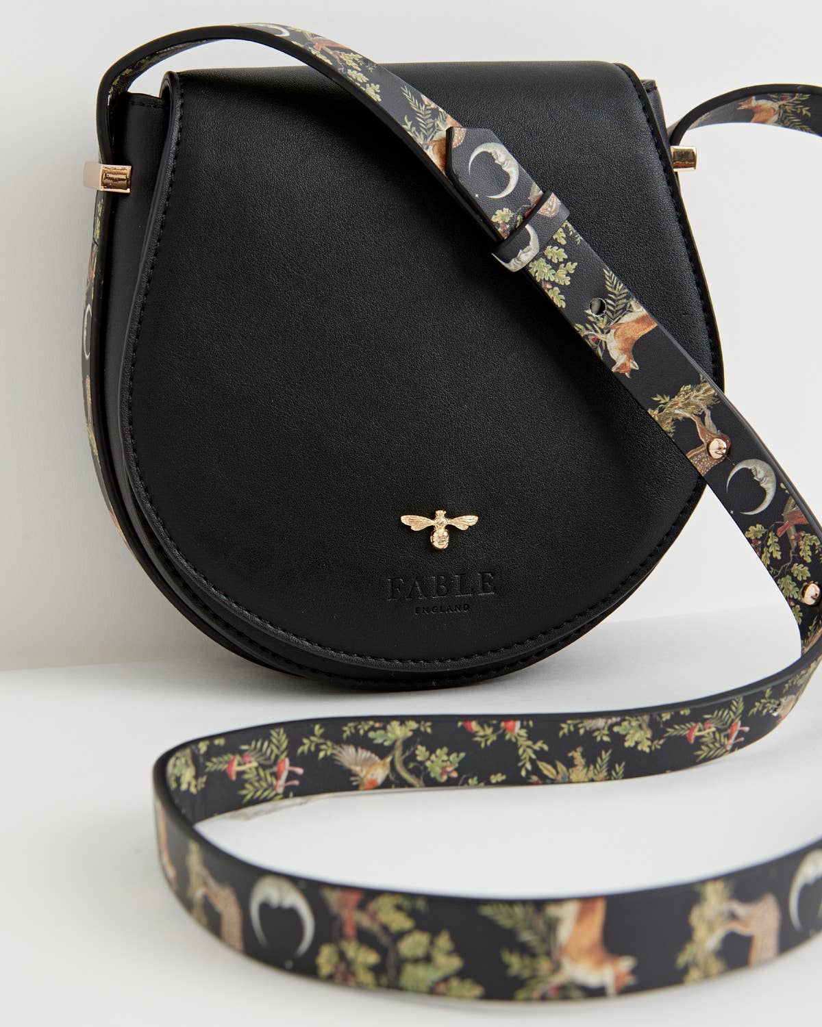 A Night's Tale Saddle Purse Black - UK, US & EU