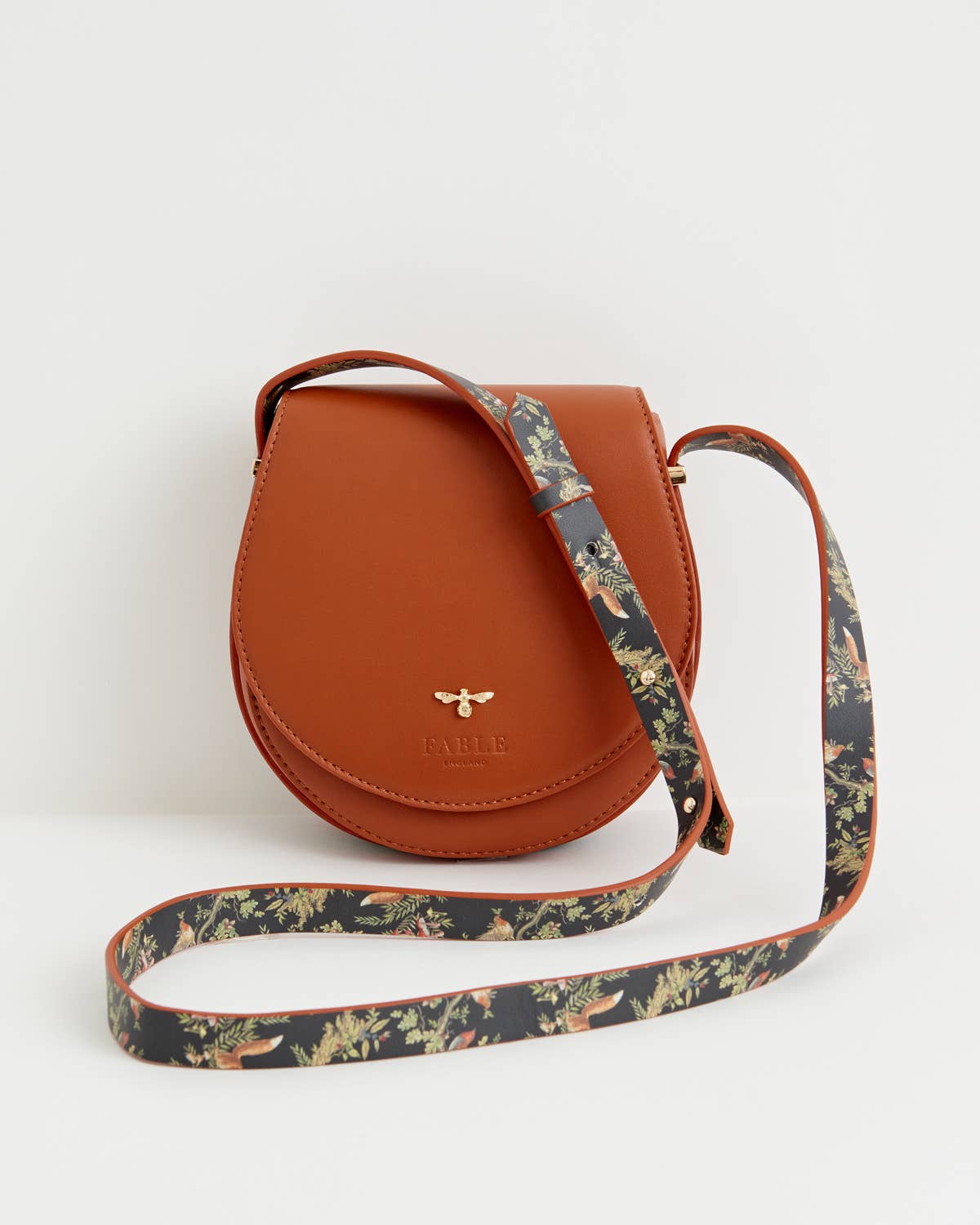 FABLE A Night's Tale Saddle Purse Tan - US Only